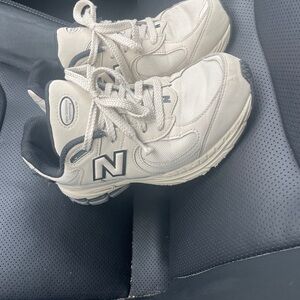 New Balance 2002R
Cordura Timberwolf Black US women's size: 6.5